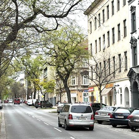 Traumhafte Wohnung Fuer 3, Grosszuegig, Walk In Dusche Wiedeń Zewnętrze zdjęcie