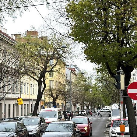Traumhafte Wohnung Fuer 3, Grosszuegig, Walk In Dusche Wiedeń Zewnętrze zdjęcie