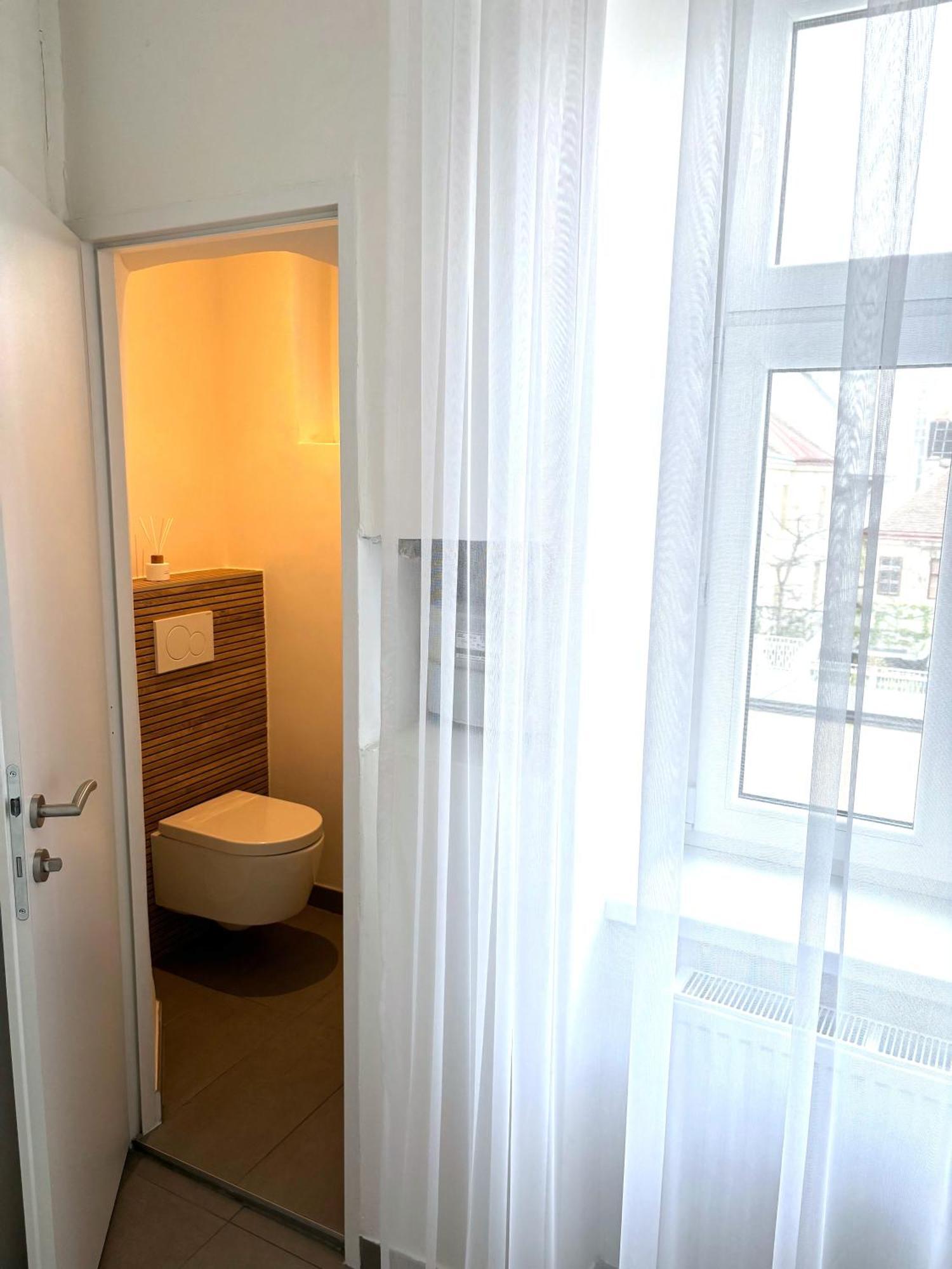 Traumhafte Wohnung Fuer 3, Grosszuegig, Walk In Dusche Wiedeń Zewnętrze zdjęcie